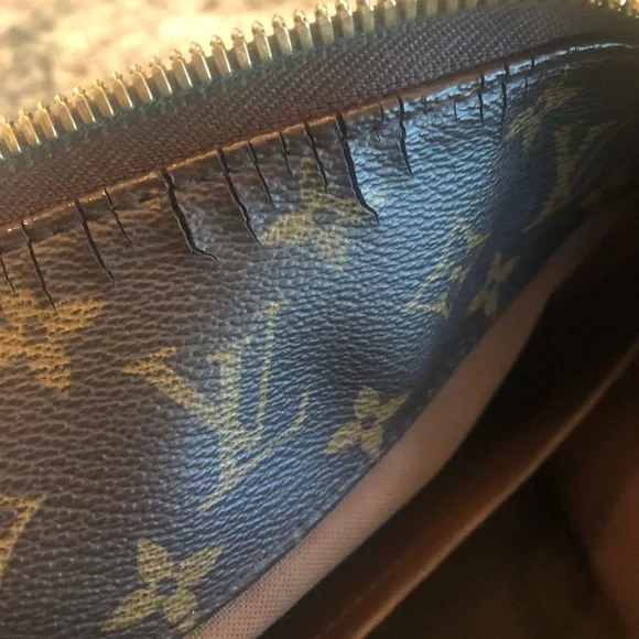 Louis Vuitton Monogram Sully PM - Picture 12 of 16